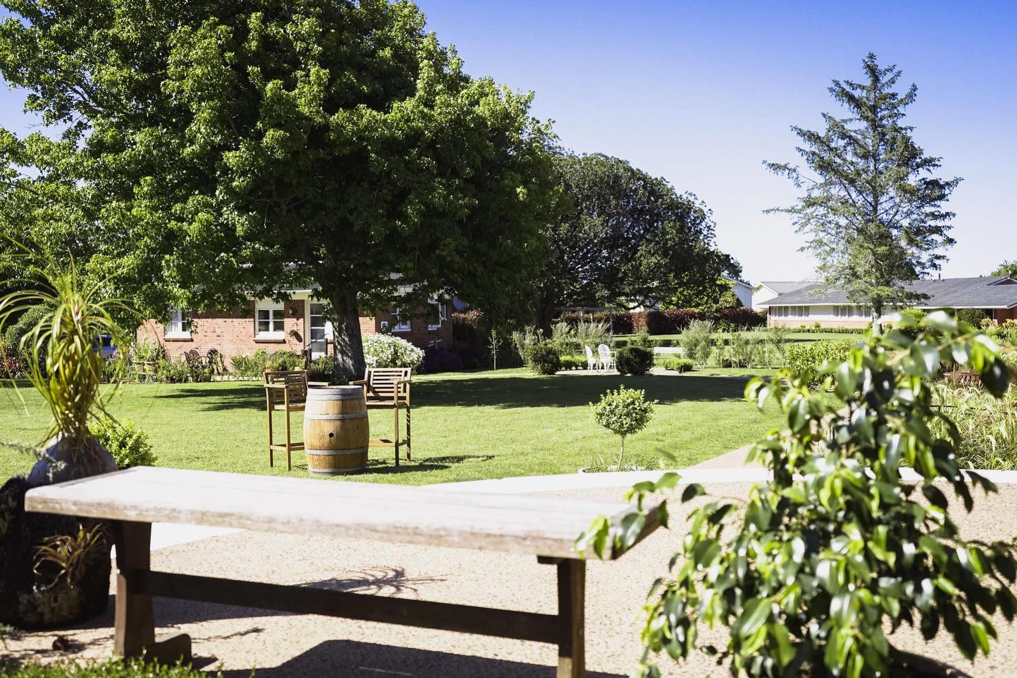 Lavalla Estate Guest House Tuakau Exterior photo